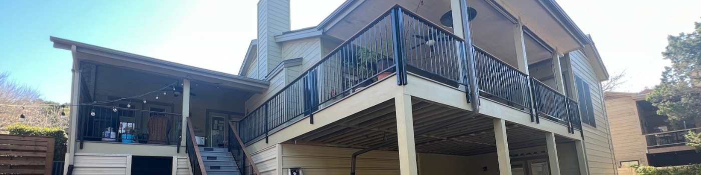 Completed Trex Foggy Wharf deck with modern iron railing